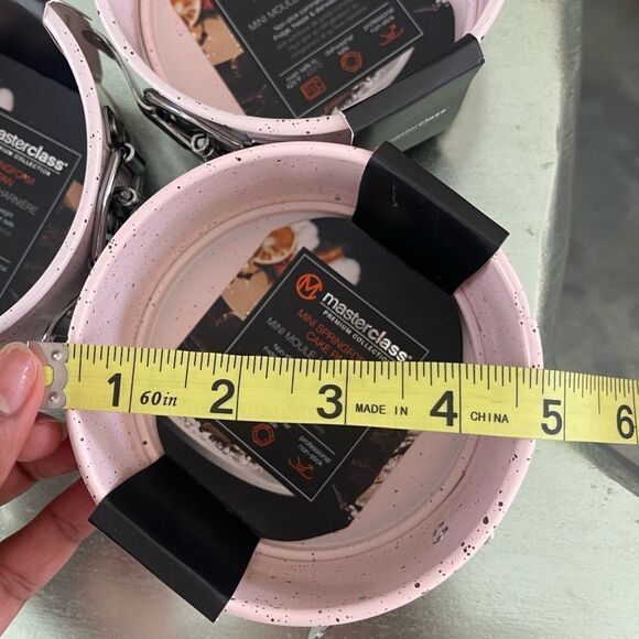 Set Of 3 MasterClass Pink Mini Cake Pans Set - Picture 4 of 7